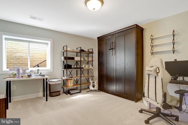 3805 18TH ST N, Arlington, VA 22207