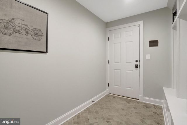 3805 18TH ST N, Arlington, VA 22207