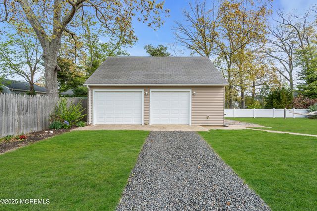 231 E Lakewood Avenue, Ocean Gate, NJ 08740