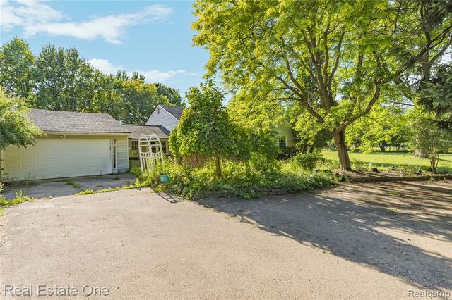 9585 N Eston Road, Clarkston, MI 48348