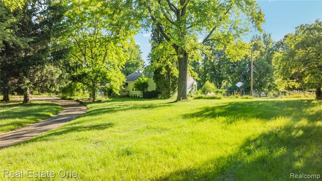 9585 N Eston Road, Clarkston, MI 48348