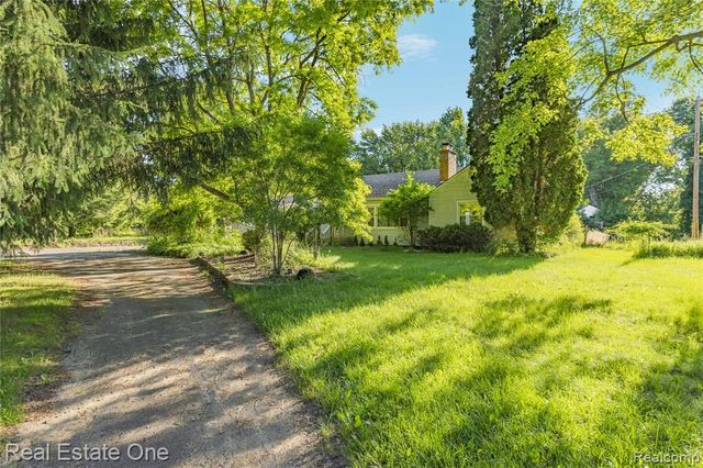 9585 N Eston Road, Clarkston, MI 48348