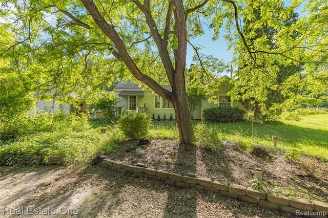 9585 N Eston Road, Clarkston, MI 48348
