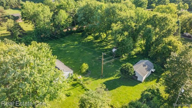 9585 N Eston Road, Clarkston, MI 48348