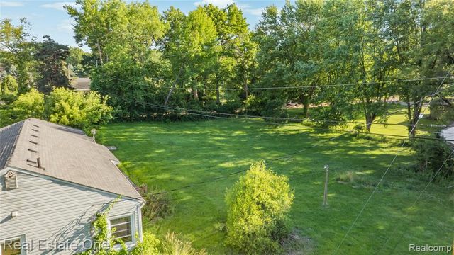9585 N Eston Road, Clarkston, MI 48348