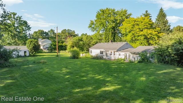 9585 N Eston Road, Clarkston, MI 48348