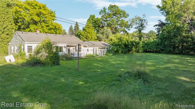 9585 N Eston Road, Clarkston, MI 48348