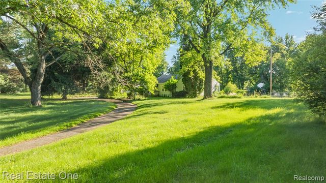 9585 N Eston Road, Clarkston, MI 48348