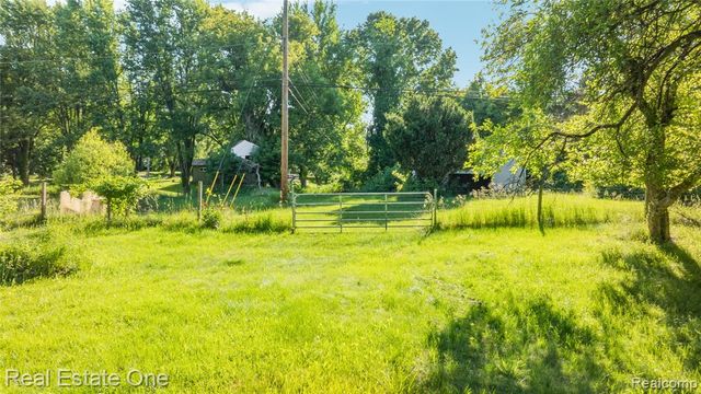 9585 N Eston Road, Clarkston, MI 48348