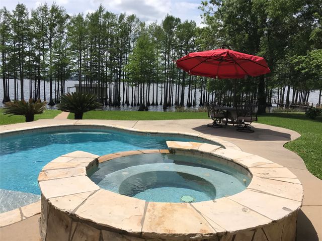 6499 N Lakeshore Drive, Shreveport, LA 71107