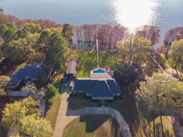 6499 N Lakeshore Drive, Shreveport, LA 71107