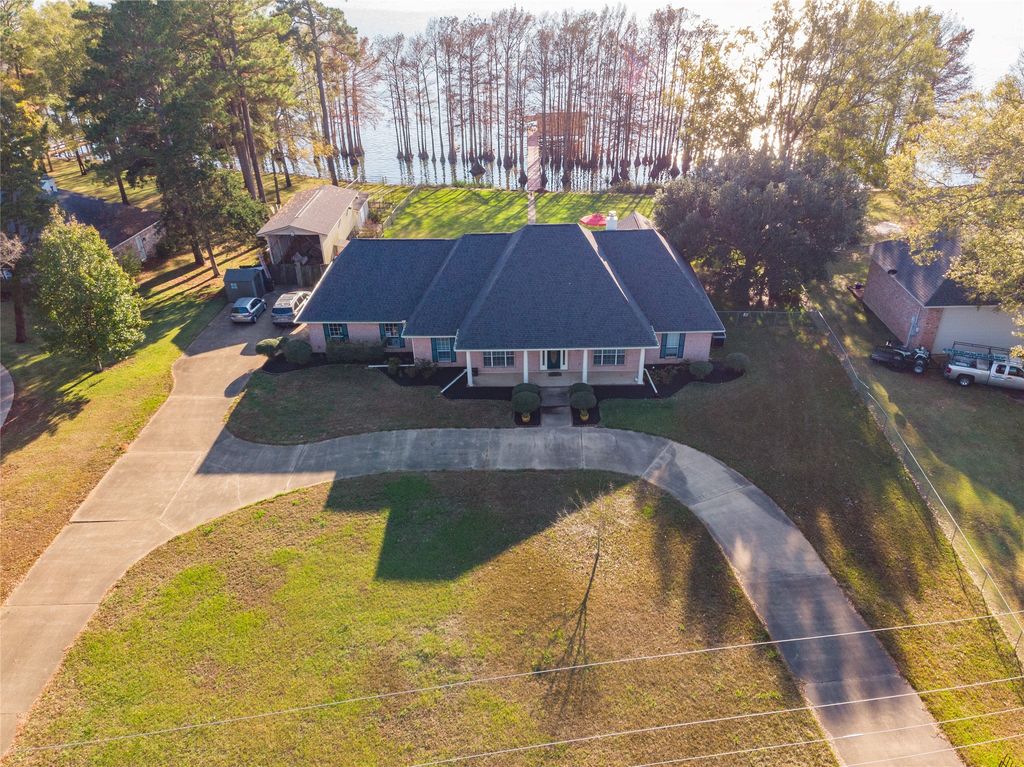 6499 N Lakeshore Drive, Shreveport, LA 71107