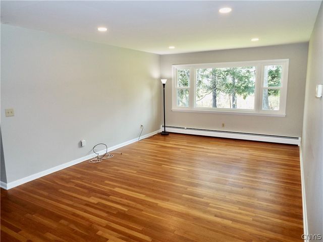 381 Genesee St, Oneida, NY 13421