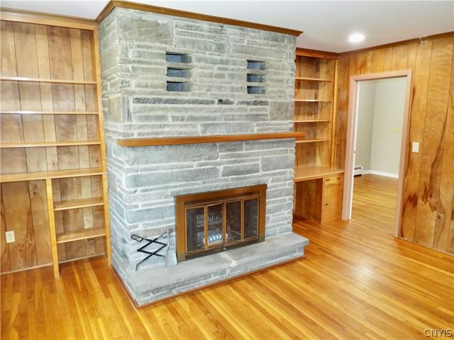 381 Genesee St, Oneida, NY 13421