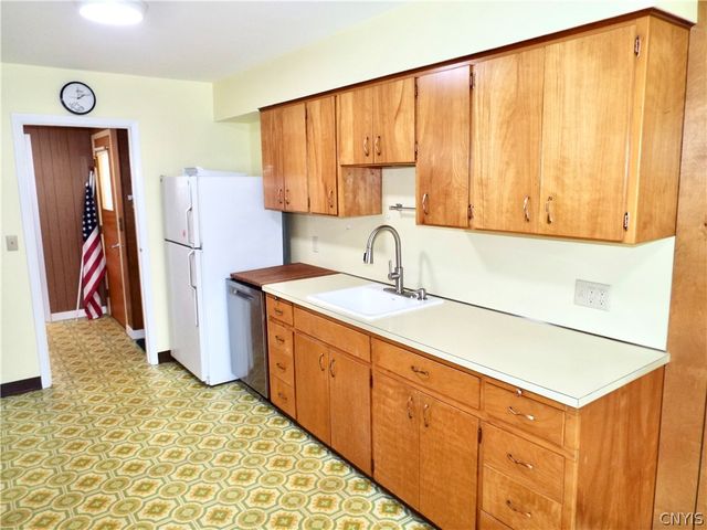 381 Genesee St, Oneida, NY 13421