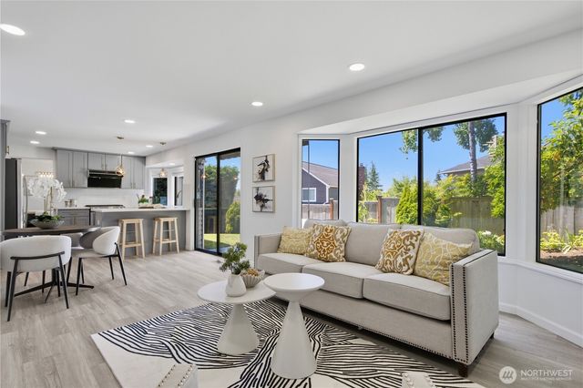14907 SE 64th Street, Bellevue, WA 98006