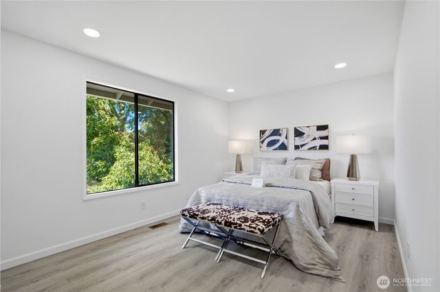 14907 SE 64th Street, Bellevue, WA 98006