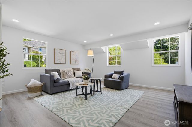 14907 SE 64th Street, Bellevue, WA 98006