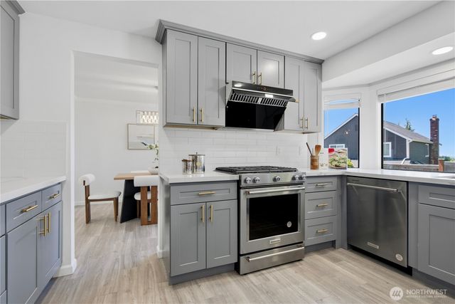 14907 SE 64th Street, Bellevue, WA 98006