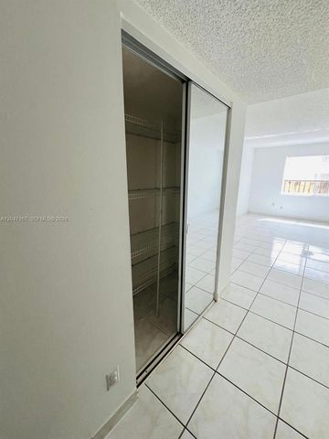 724 NE 4th Street 5, Hallandale Beach, FL 33009