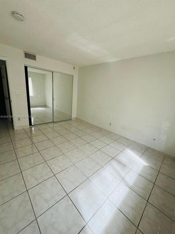 724 NE 4th Street 5, Hallandale Beach, FL 33009