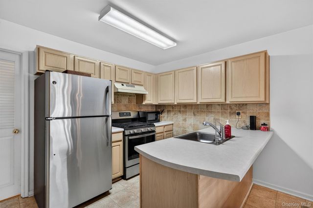 2 Giovanni Court, Monroe, NY 10950