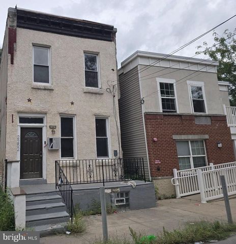 2252 N CAMAC ST, Philadelphia, PA 19133