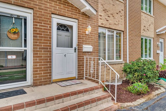 613 E 3rd Street 4, Lockport, IL 60441