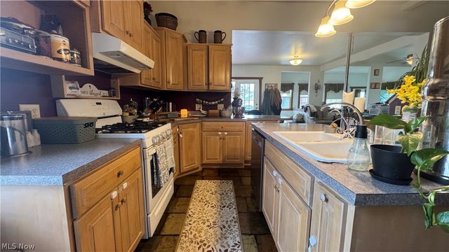 417 2nd Street NE, New Philadelphia, OH 44663