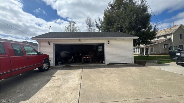 417 2nd Street NE, New Philadelphia, OH 44663