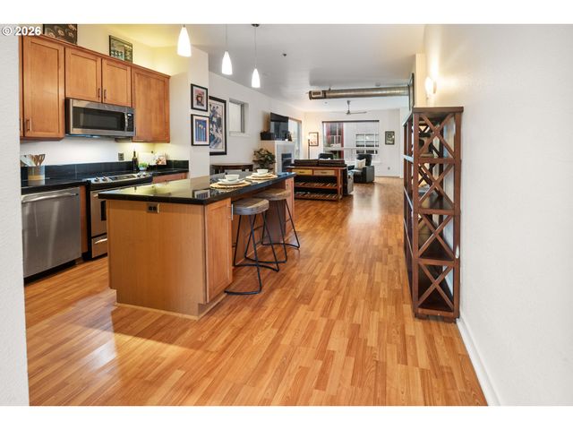 3990 ABBEY Ln 201B, Astoria, OR 97103