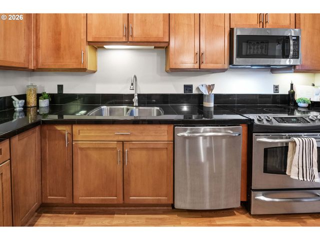 3990 ABBEY Ln 201B, Astoria, OR 97103