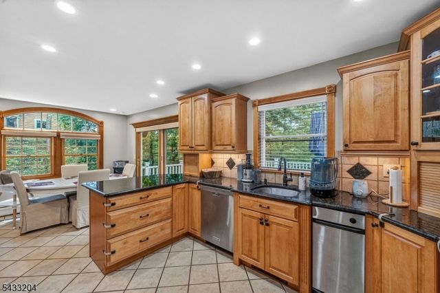 34 Sweetman Ln, West Milford Twp., NJ 07480