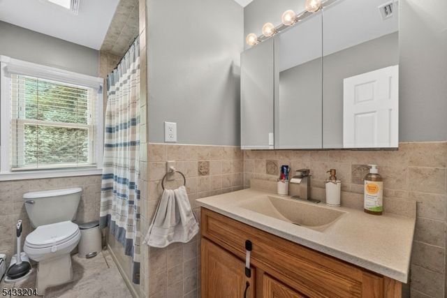 34 Sweetman Ln, West Milford Twp., NJ 07480