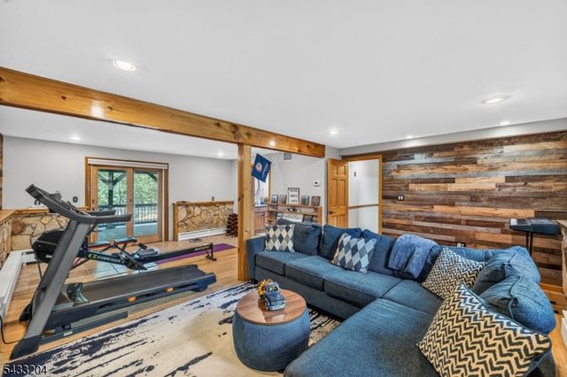 34 Sweetman Ln, West Milford Twp., NJ 07480