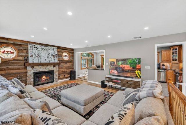 34 Sweetman Ln, West Milford Twp., NJ 07480