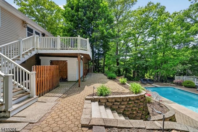 34 Sweetman Ln, West Milford Twp., NJ 07480