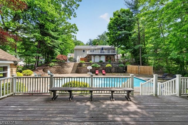 34 Sweetman Ln, West Milford Twp., NJ 07480