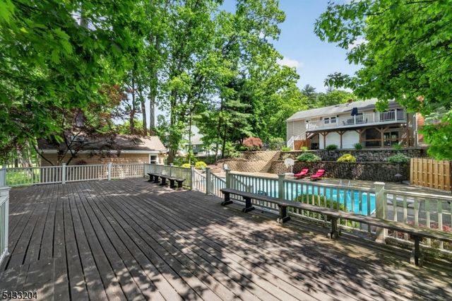34 Sweetman Ln, West Milford Twp., NJ 07480