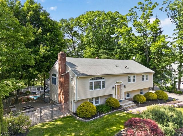 34 Sweetman Ln, West Milford Twp., NJ 07480