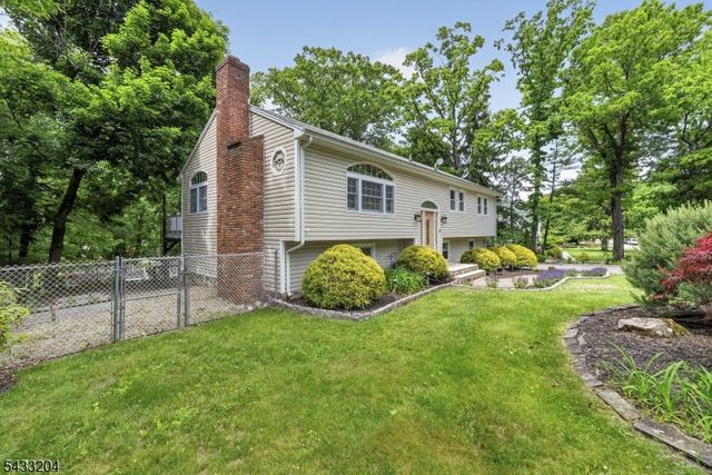 34 Sweetman Ln, West Milford Twp., NJ 07480
