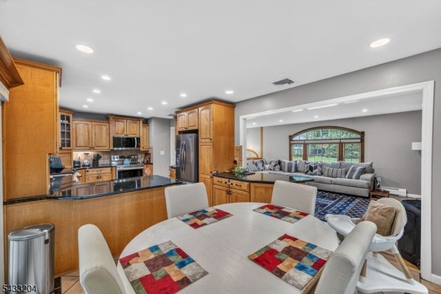 34 Sweetman Ln, West Milford Twp., NJ 07480