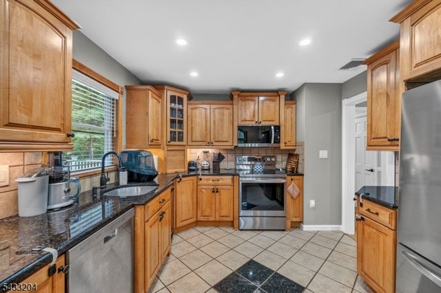 34 Sweetman Ln, West Milford Twp., NJ 07480