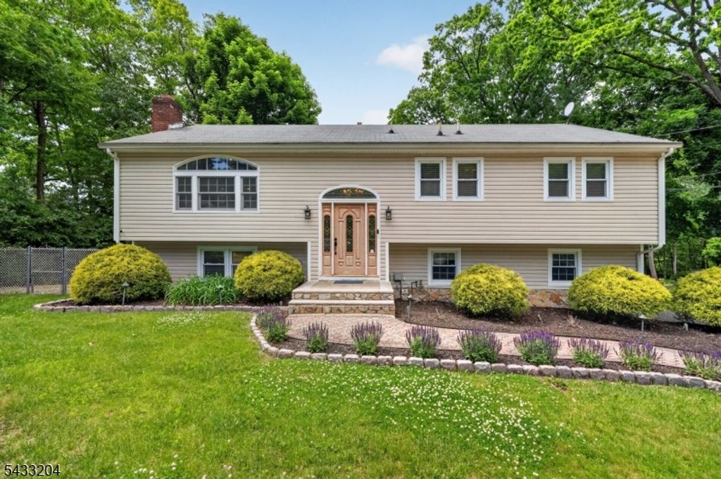 34 Sweetman Ln, West Milford Twp., NJ 07480