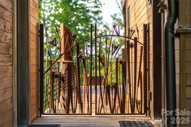 34 Bee Balm Way, Asheville, NC 28804