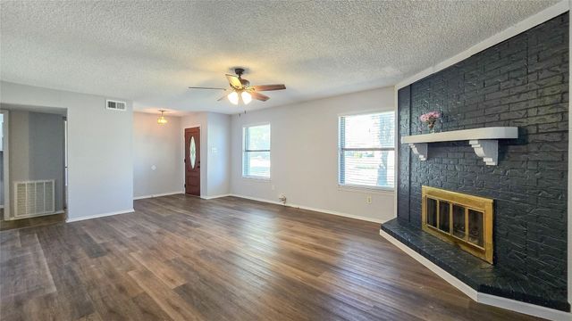 1526 Toyah Creek Lane, Garland, TX 75040