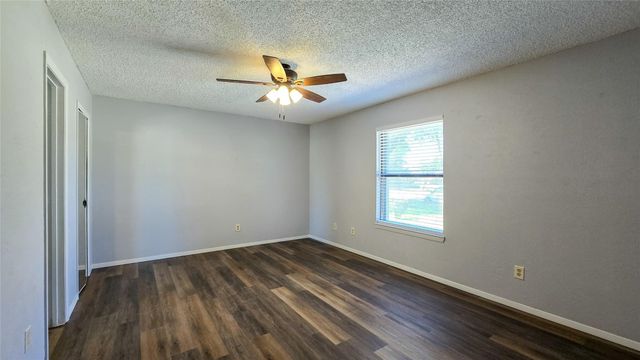 1526 Toyah Creek Lane, Garland, TX 75040