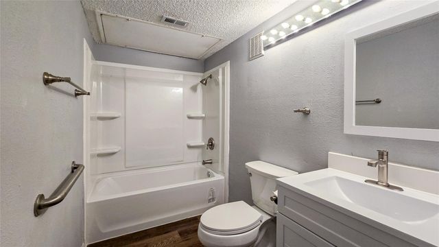 1526 Toyah Creek Lane, Garland, TX 75040