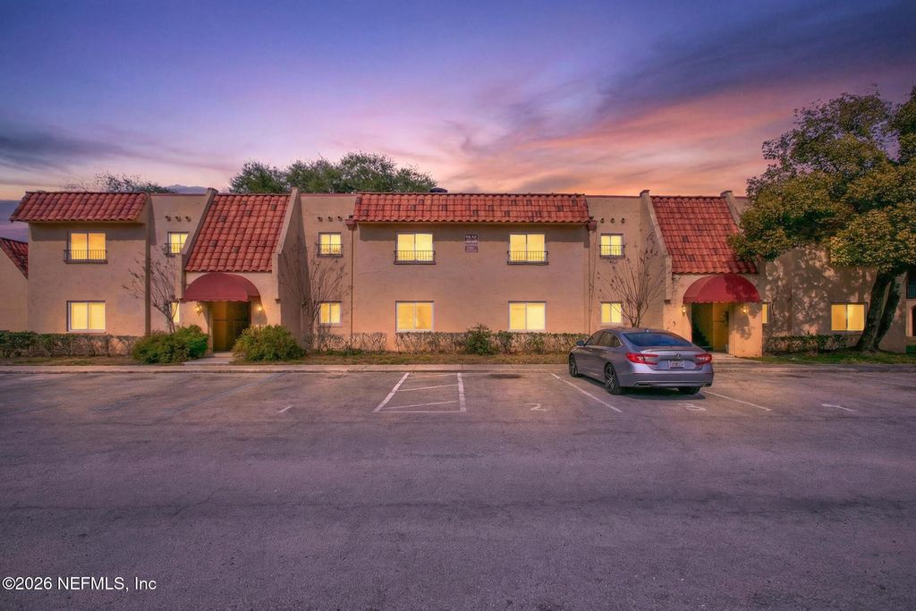 3865 CAMPENERO Court 1, Jacksonville, FL 32217