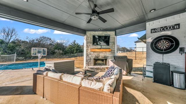 1825 Oak Bend Trail, Weatherford, TX 76085